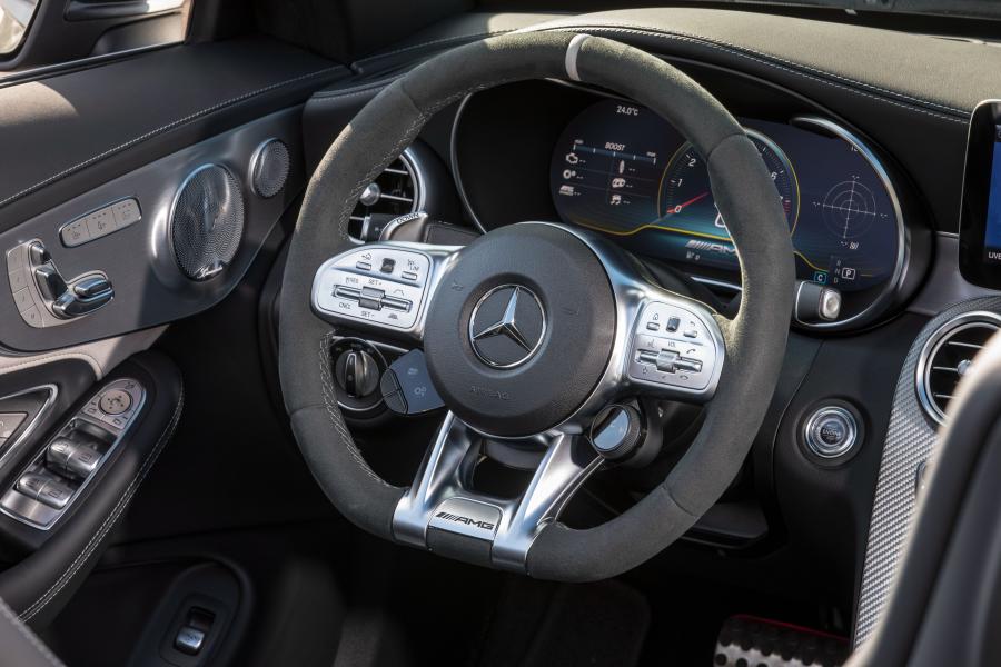 Панель приборов Mercedes-AMG C63 S Cabriolet (A205) 2018 года  (WW) (фото 36 из 44)